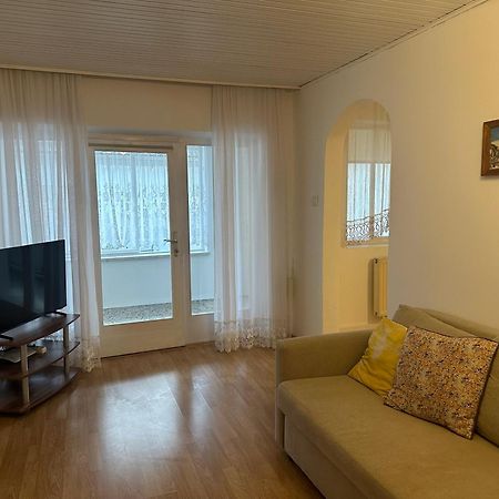 Cheap Outlet Center Apartment With Pool Parndorf Eksteriør billede